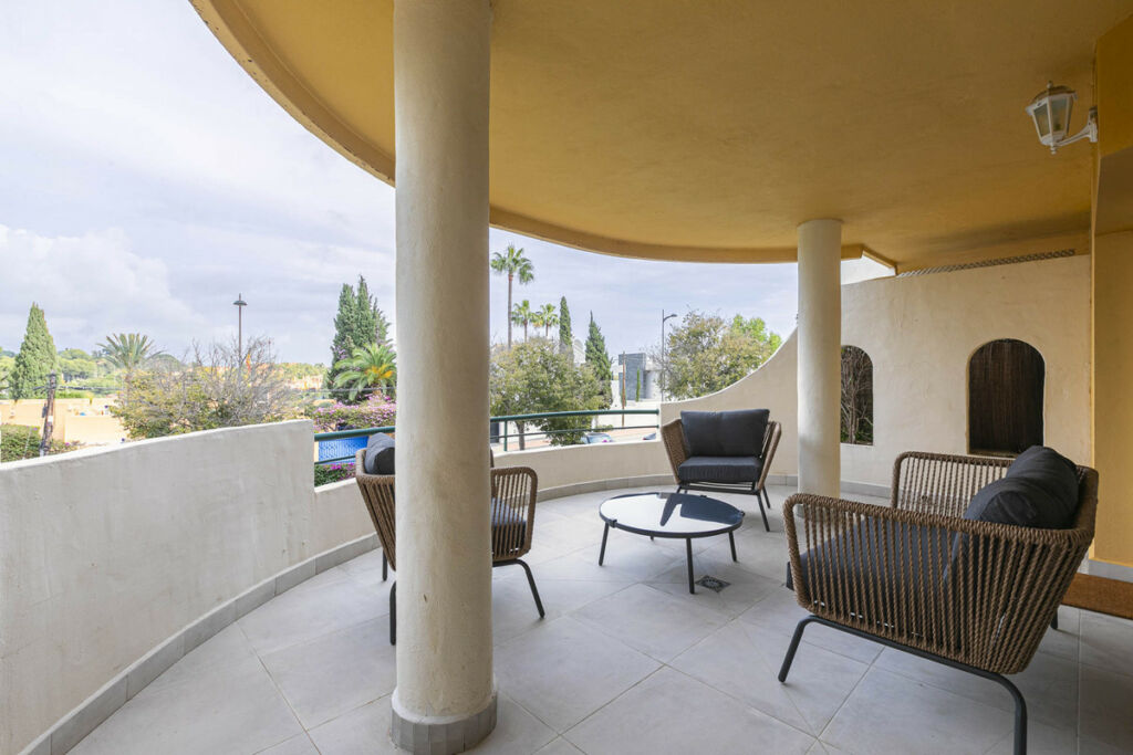 Middle Floor Apartment Nueva Andalucía Málaga - image 22