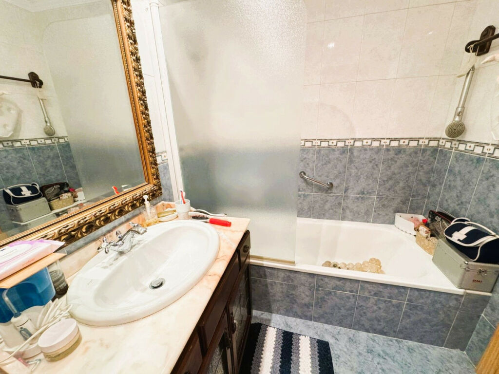 Middle Floor Apartment Las Lagunas Málaga - image 22