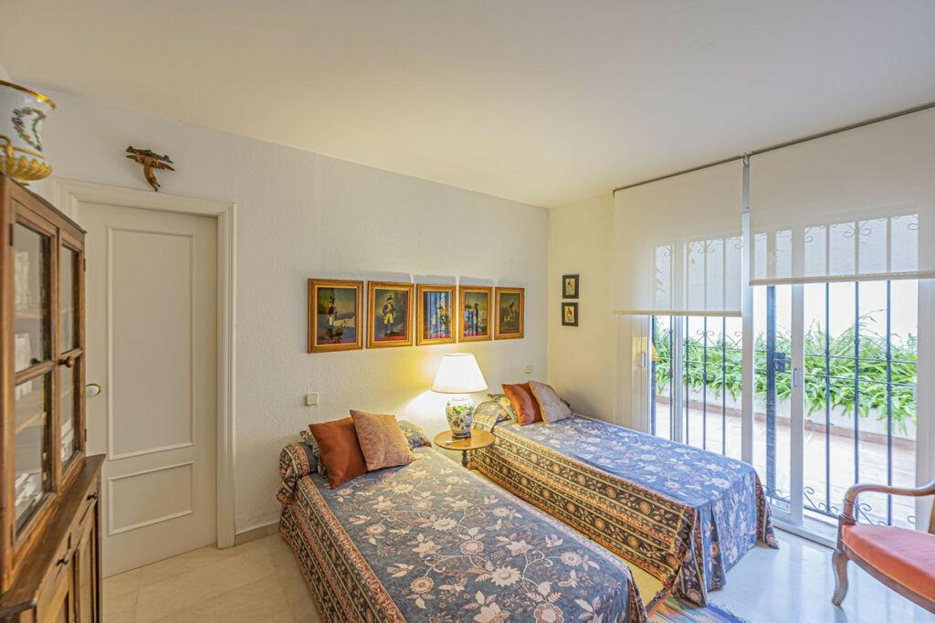 Townhouse Nueva Andalucía Málaga - image 22