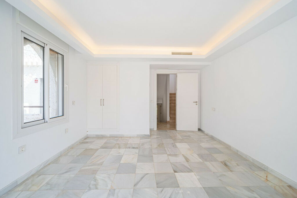 Townhouse Marbella Málaga - image 22