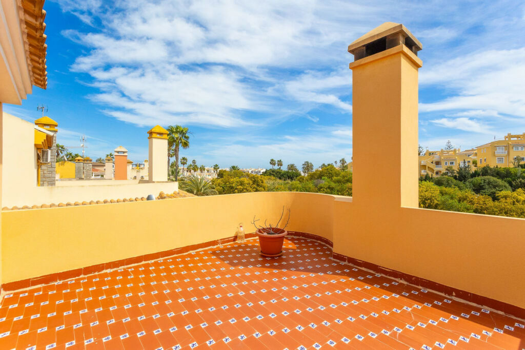 Detached Villa Cabo Roig Alicante - image 22