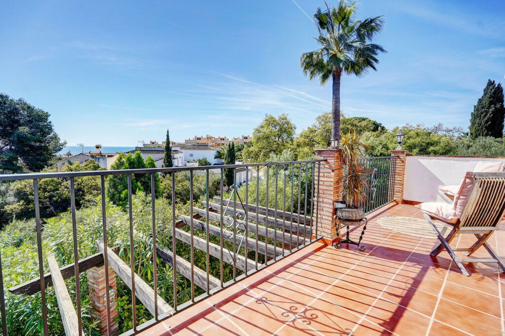 Detached Villa Calahonda Málaga - image 22