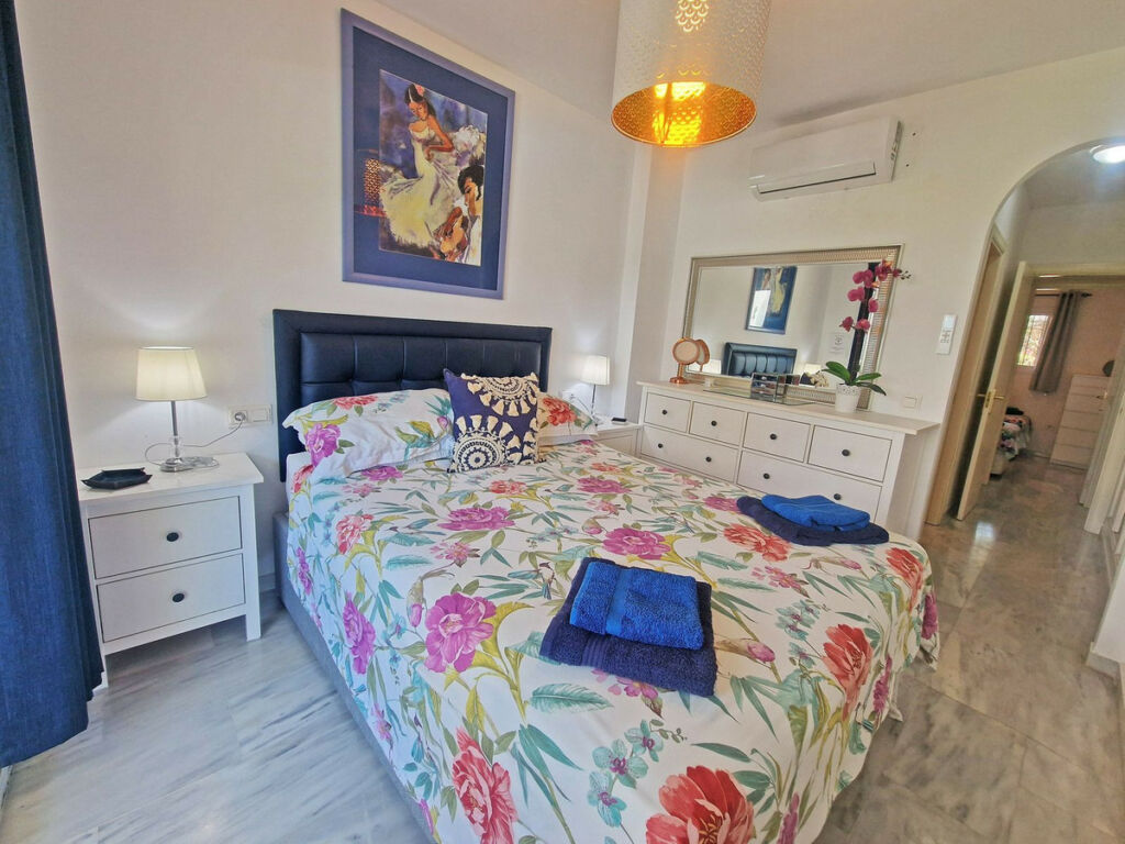 Ground Floor Apartment Calahonda Málaga - image 23