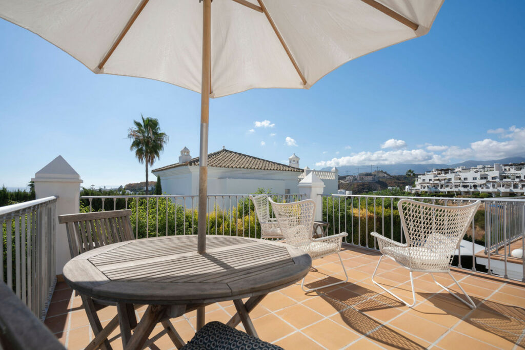 Detached Villa Estepona Málaga - image 23