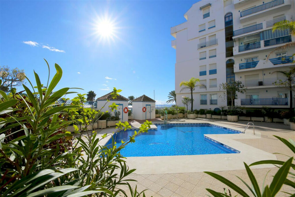 Middle Floor Apartment Estepona Málaga - image 23