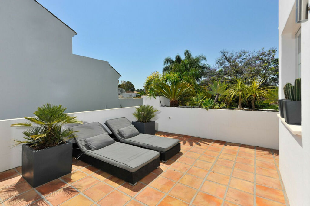 Semi-Detached House Guadalmina Baja Málaga - image 23