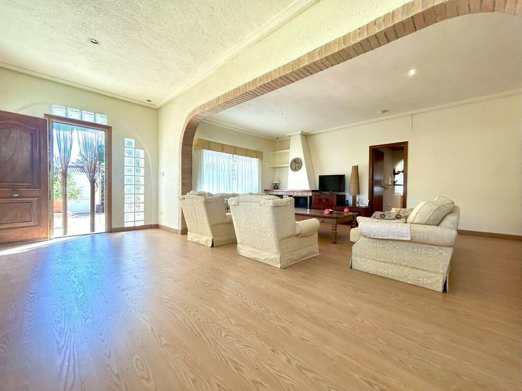 Detached Villa Cabo Roig Alicante - image 23