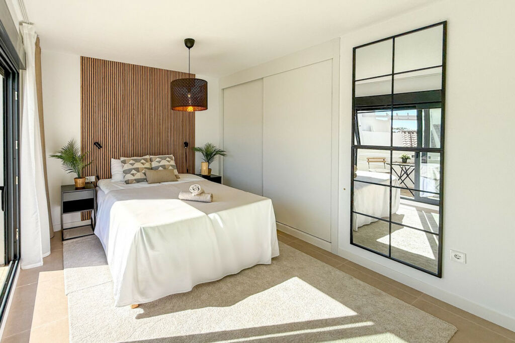 Townhouse El Paraiso Málaga - image 23