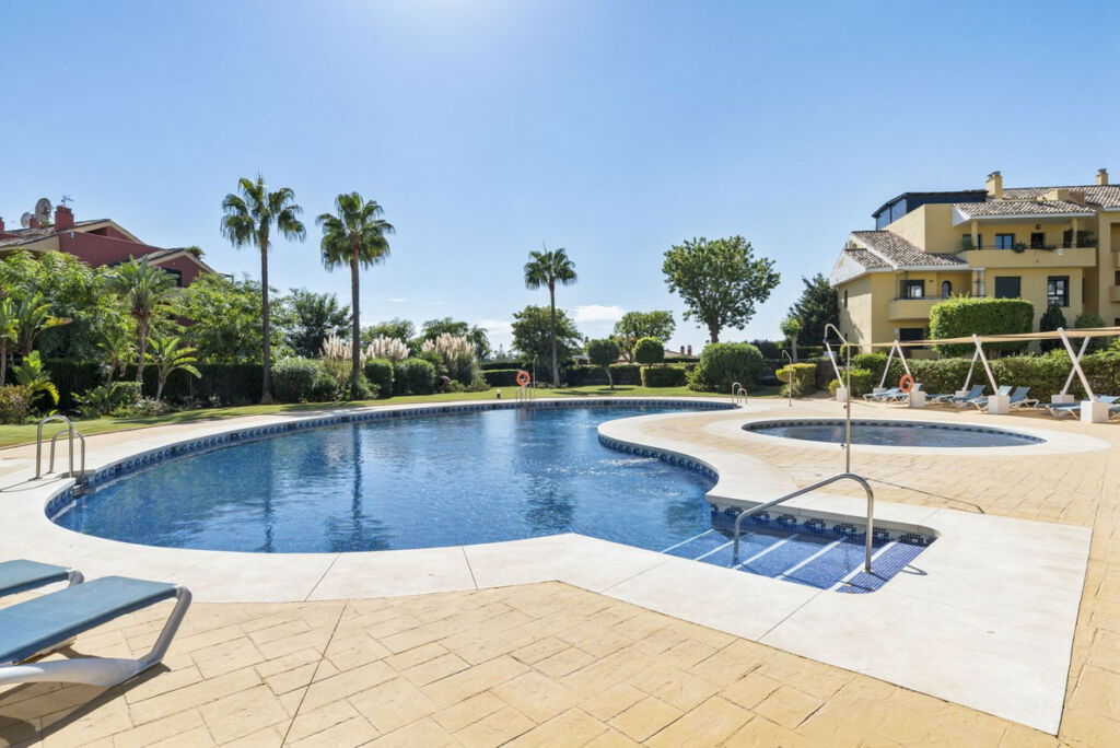 Middle Floor Apartment Bel Air Málaga - image 23