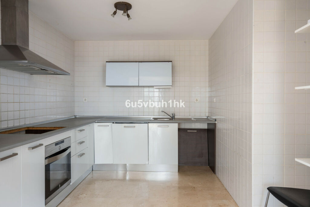 Middle Floor Apartment Istán Málaga - image 23
