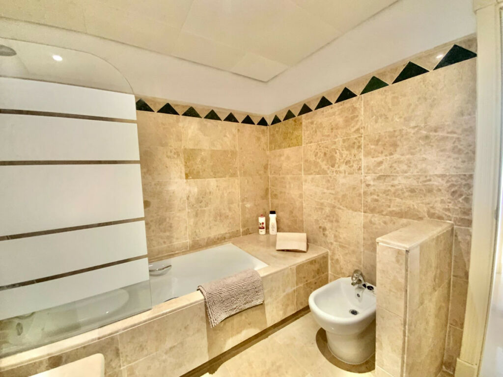 Middle Floor Apartment San Roque Club Cádiz - image 23