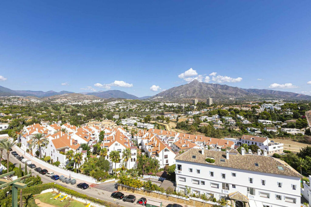 Penthouse Duplex Nueva Andalucía Málaga - image 23