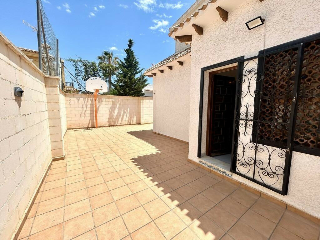 Detached Villa La Zenia Alicante - image 23
