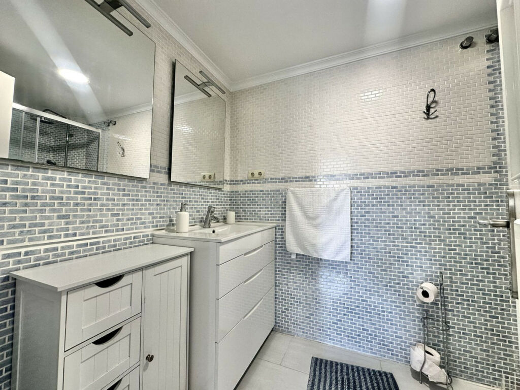 Middle Floor Apartment Fuengirola Málaga - image 23