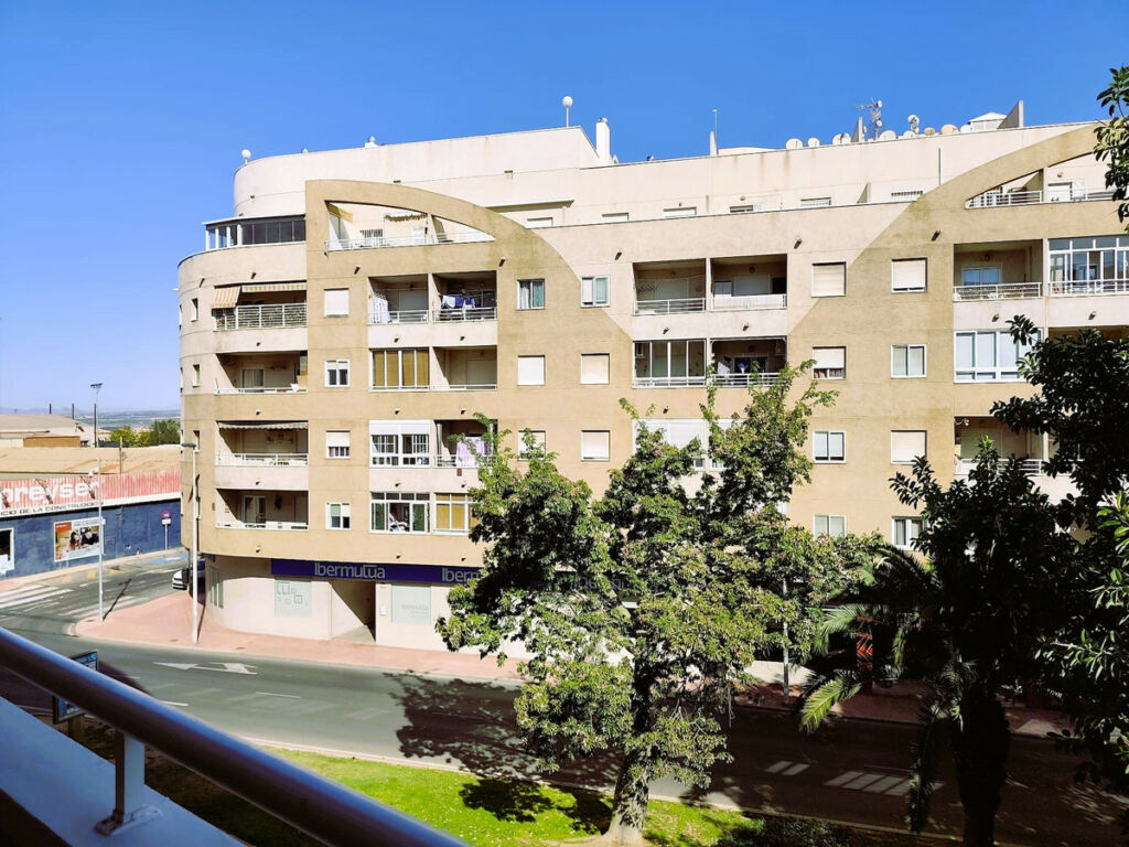 Middle Floor Apartment Torrevieja Alicante - image 23
