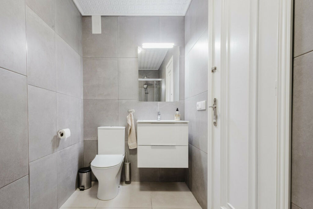Middle Floor Apartment Torrevieja Alicante - image 23