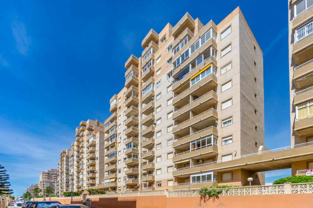Middle Floor Apartment Torrevieja Alicante - image 23