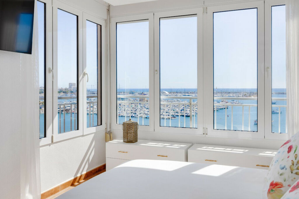 Middle Floor Apartment Torrevieja Alicante - image 23