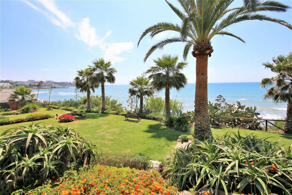 Semi-Detached House Estepona Málaga - image 23