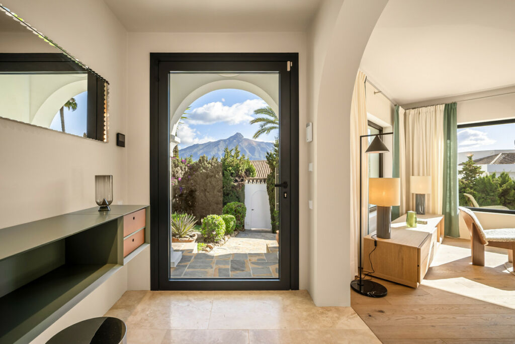 Detached Villa Nueva Andalucía Málaga - image 23