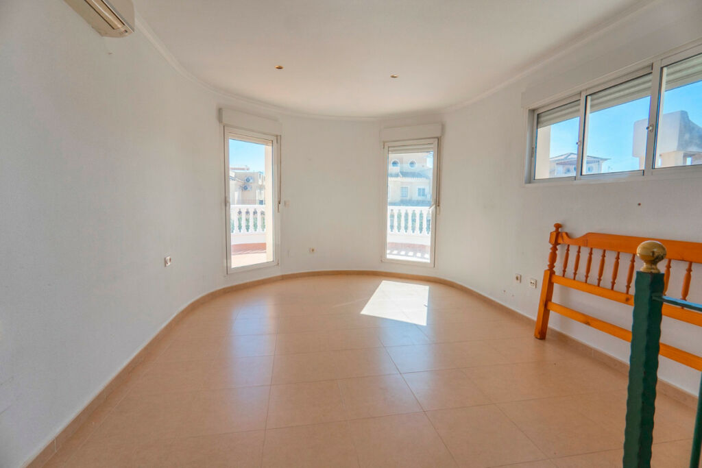 Detached Villa Rojales Alicante - image 23