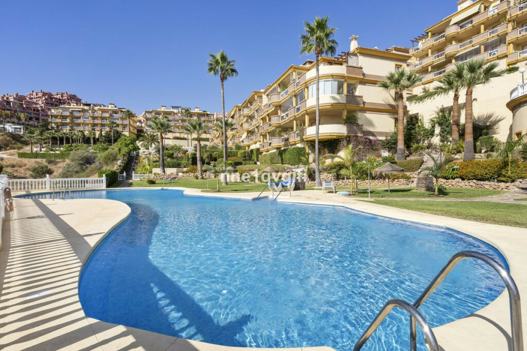 Middle Floor Apartment Calahonda Málaga - image 23