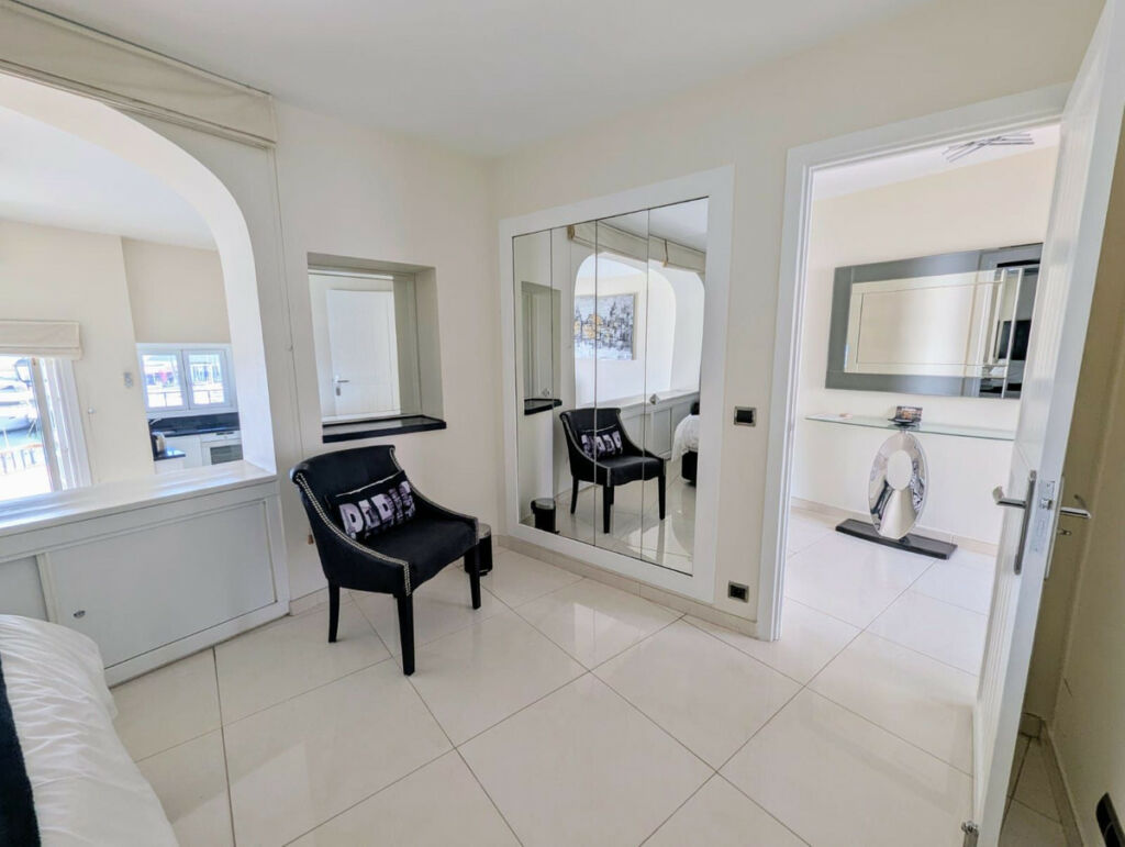 Middle Floor Apartment Puerto de Cabopino Málaga - image 23