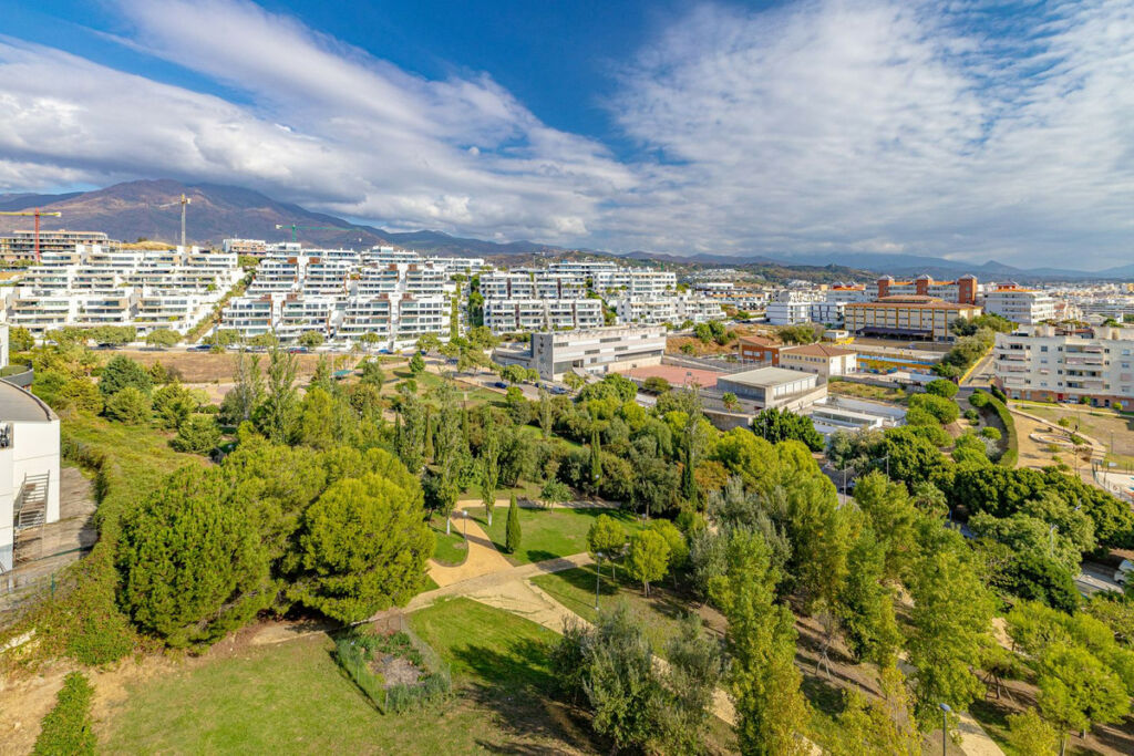 Middle Floor Apartment Estepona Málaga - image 23