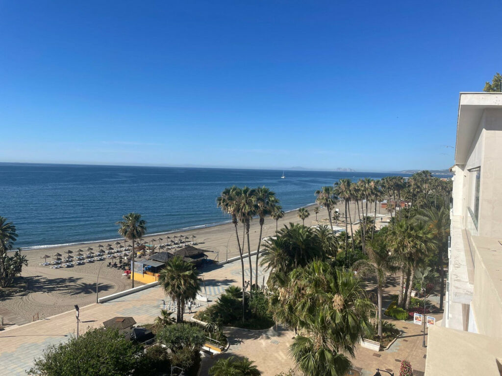 Penthouse Estepona Málaga - image 23