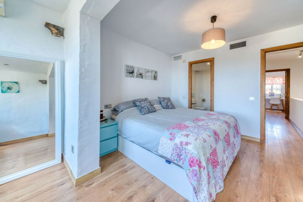 Townhouse La Duquesa Málaga - image 23