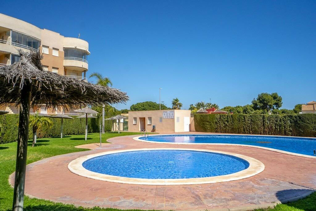 Middle Floor Apartment Campoamor Alicante - image 23
