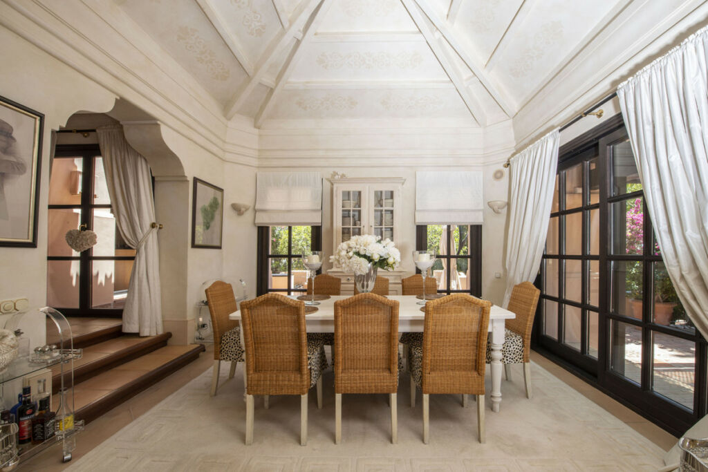 Detached Villa Sierra Blanca Málaga - image 23