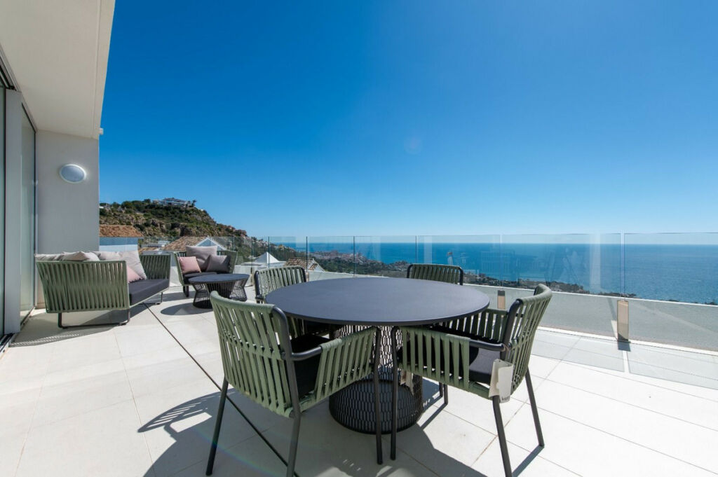 Penthouse Duplex Higueron Málaga - image 22