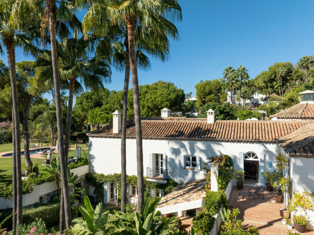 Detached Villa The Golden Mile Málaga - image 23