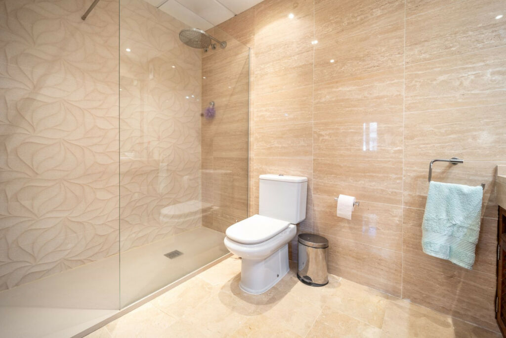 Semi-Detached House Elviria Málaga - image 23