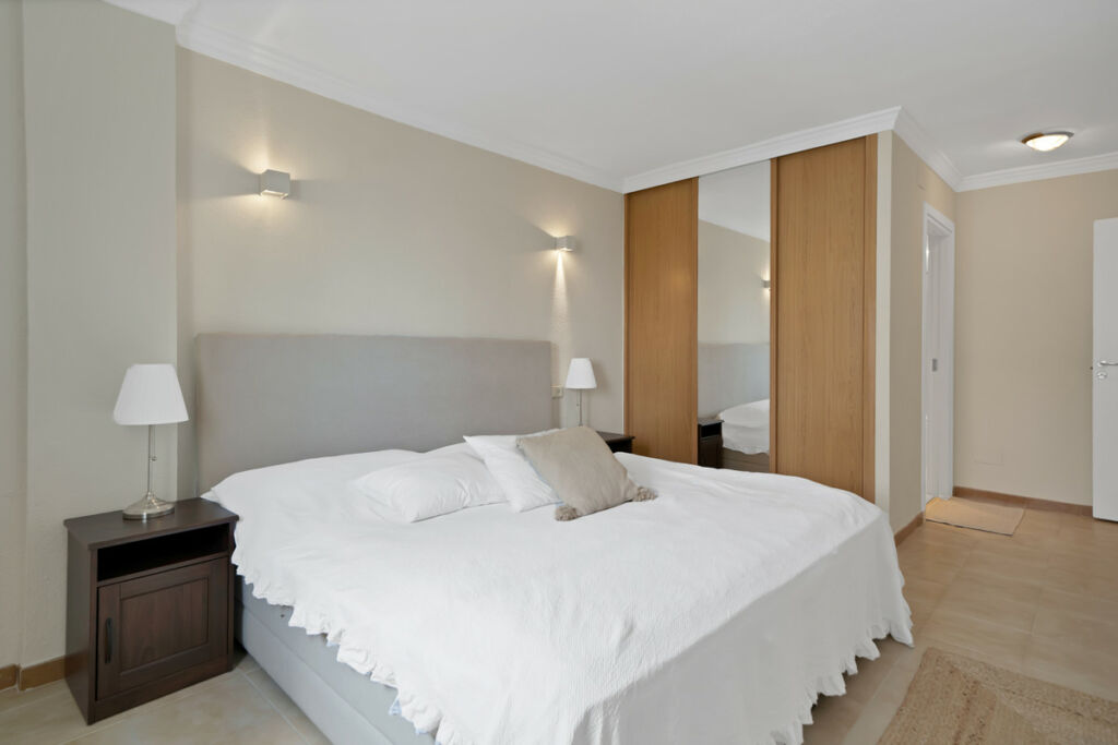 Middle Floor Apartment Estepona Málaga - image 23