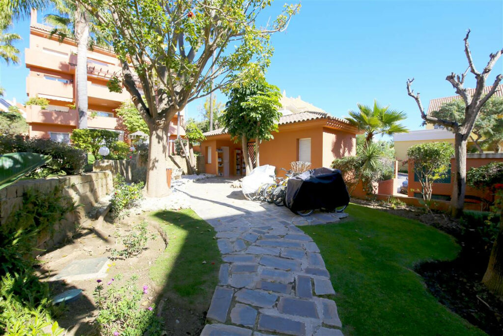 Ground Floor Apartment Estepona Málaga - image 23