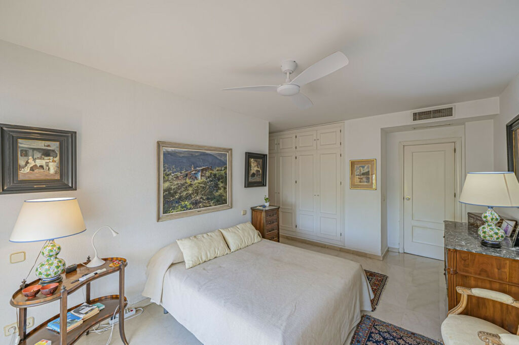Townhouse Nueva Andalucía Málaga - image 23