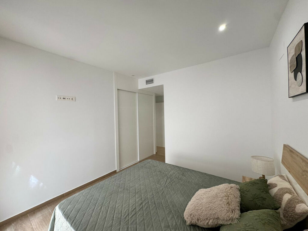 Middle Floor Apartment Torrevieja Alicante - image 23
