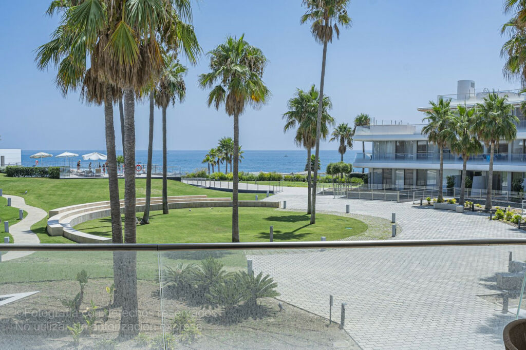 Middle Floor Apartment Estepona Málaga - image 23
