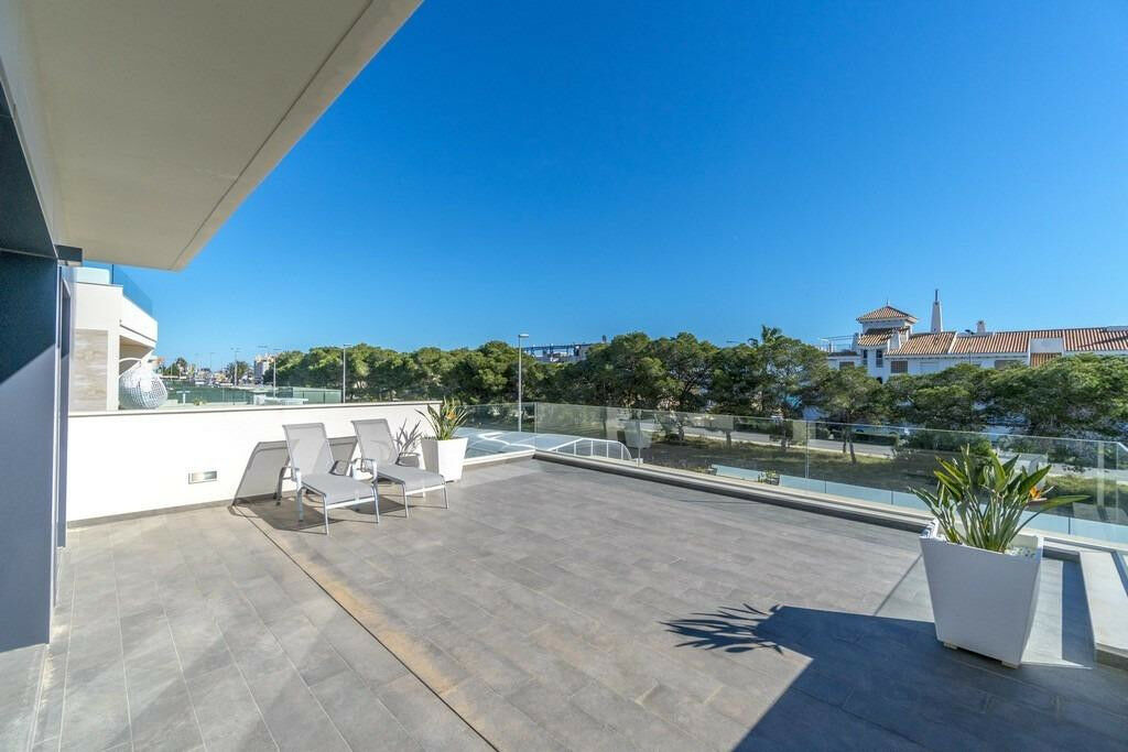 Detached Villa Campoamor Alicante - image 23