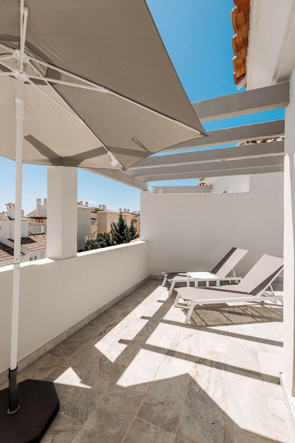Townhouse New Golden Mile Málaga - image 23