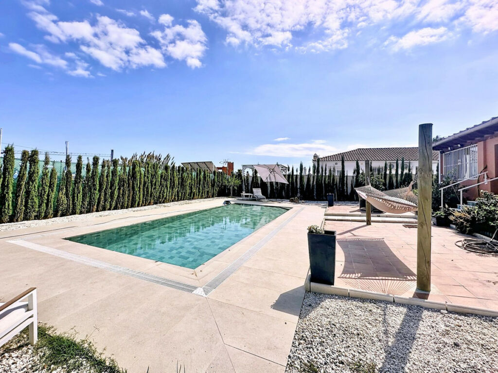 Detached Villa Estepona Málaga - image 24