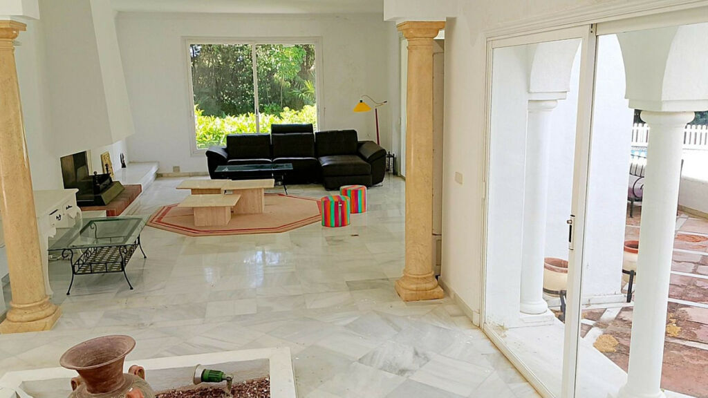 Detached Villa El Paraiso Málaga - image 24