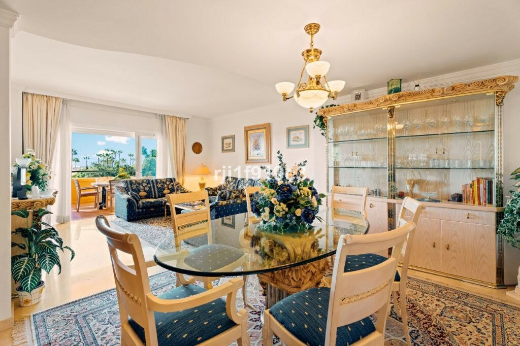 Middle Floor Apartment Elviria Málaga - image 24