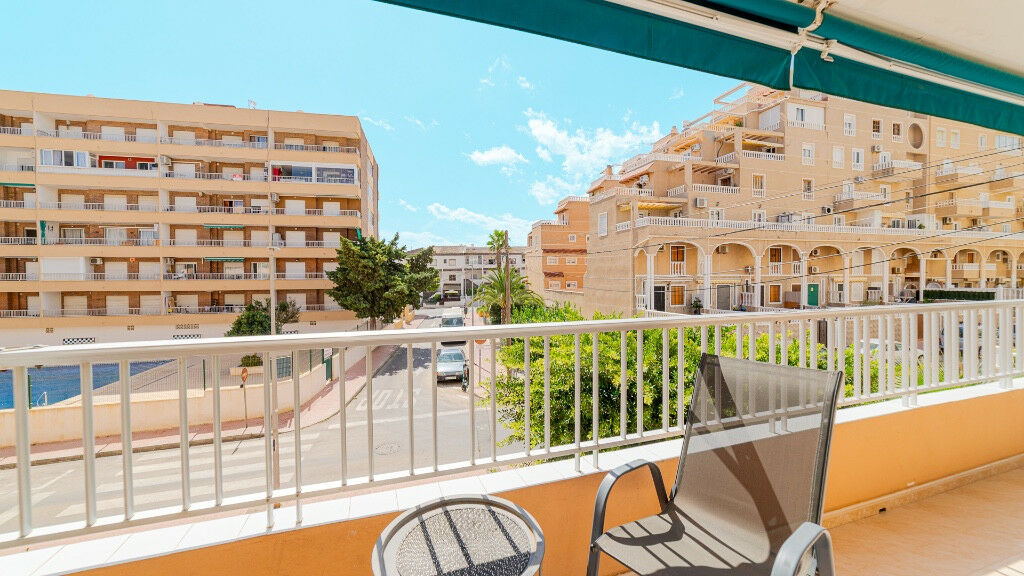 Middle Floor Apartment Punta Prima Alicante - image 24