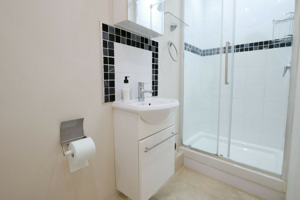 Middle Floor Apartment Puerto de Cabopino Málaga - image 24