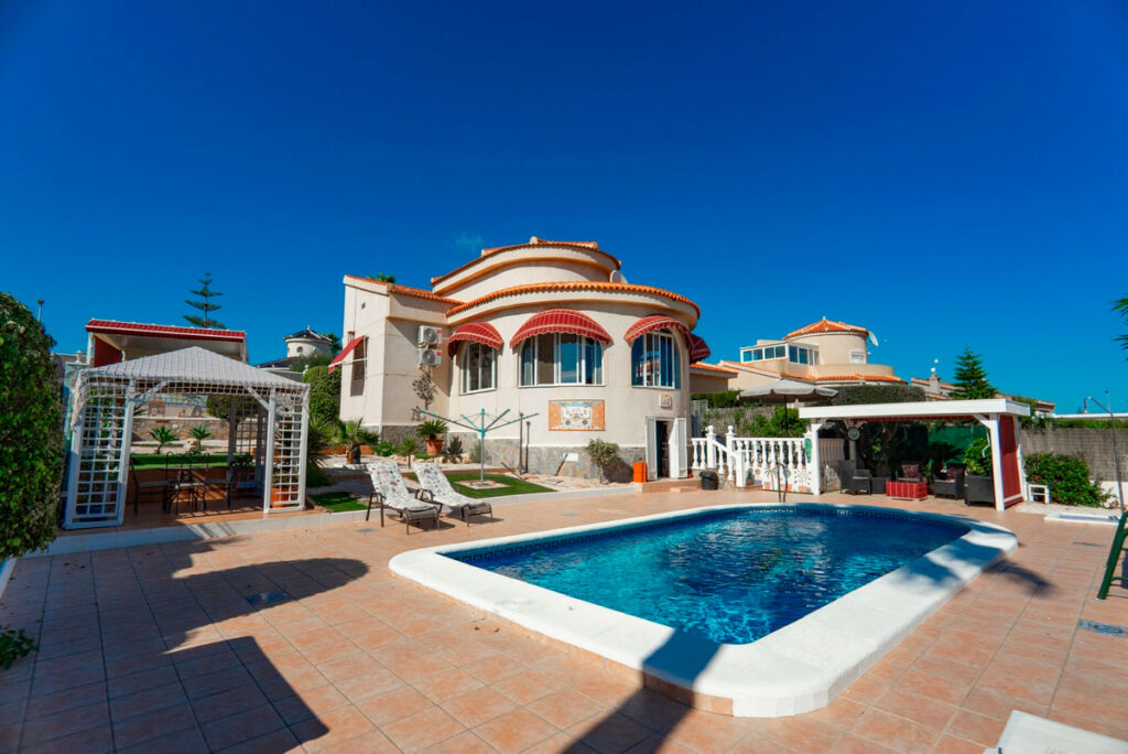 Detached Villa Ciudad Quesada Alicante - image 3