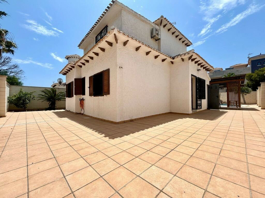 Detached Villa La Zenia Alicante - image 24