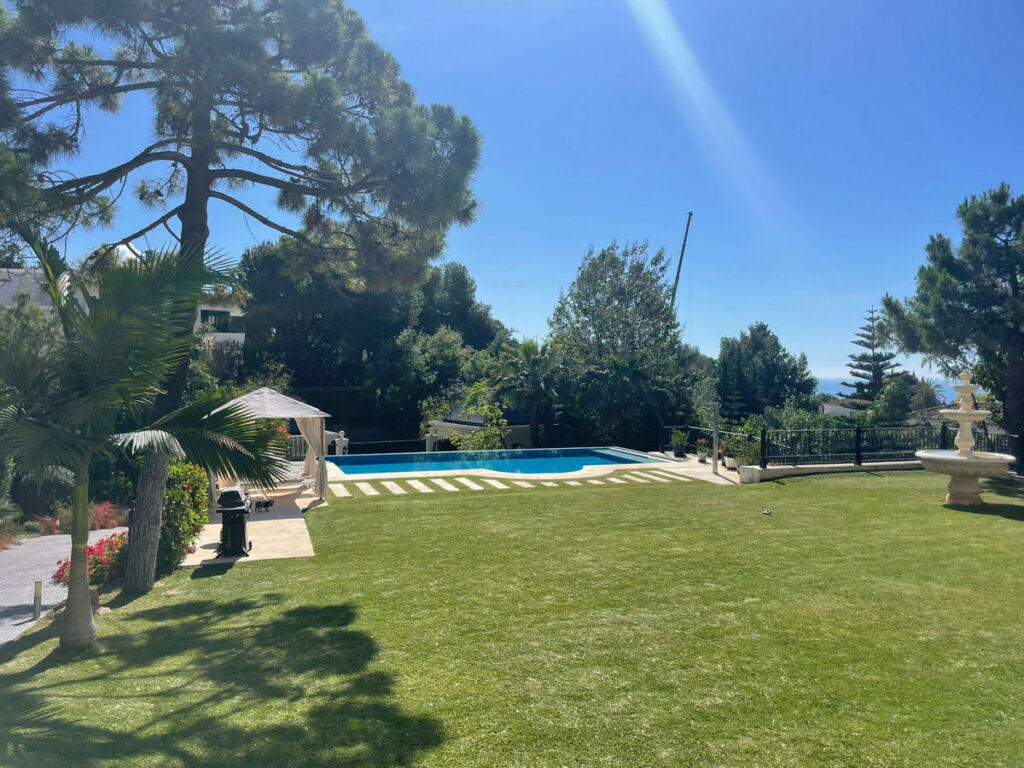Detached Villa The Golden Mile Málaga - image 24